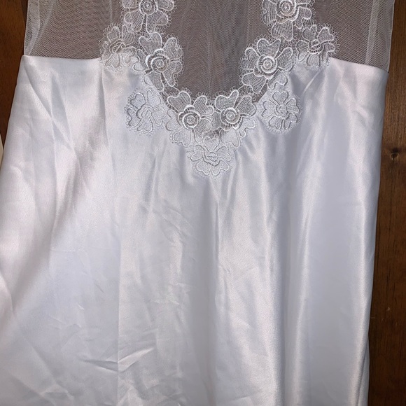 Flora Nikrooz White Bridal Wedding Chemise Nightgown Lingerie - Picture 16 of 16